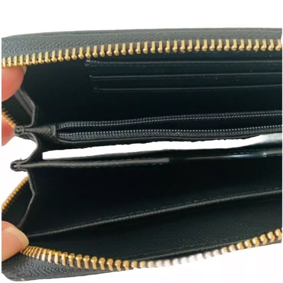 Michael Kors Genuine Leather Jet Set Zip Around Wallet Black Gold Tone Hardware - Picture 5 of 10